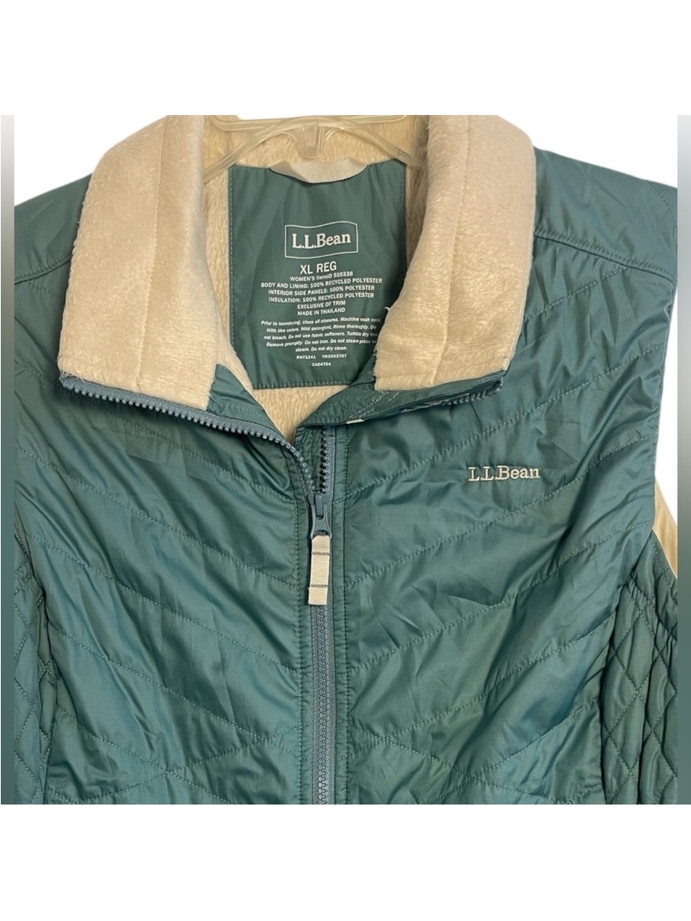 L.L. Bean
L.L. Bean Women's Quilted Vest Full Zip Fleece Lined Size XL - Picture 9 of 11